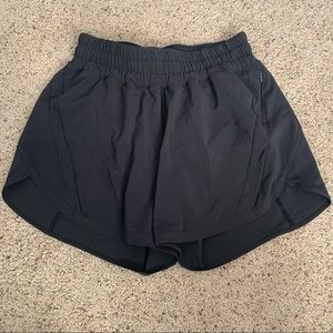 Lululemon hotty hot 4” shorts
